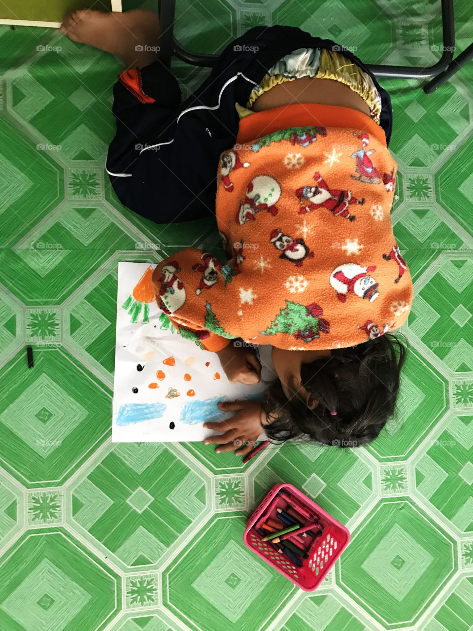 When kid pay attention and concentrate is so adorable and full of inspiration for adult.