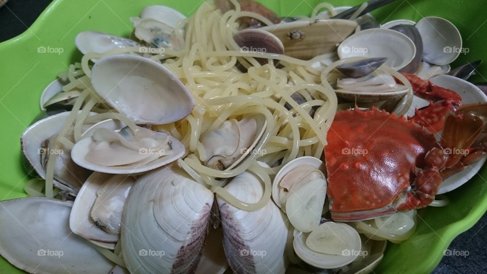 seafood(clam,crab,garlic,oliveoil)