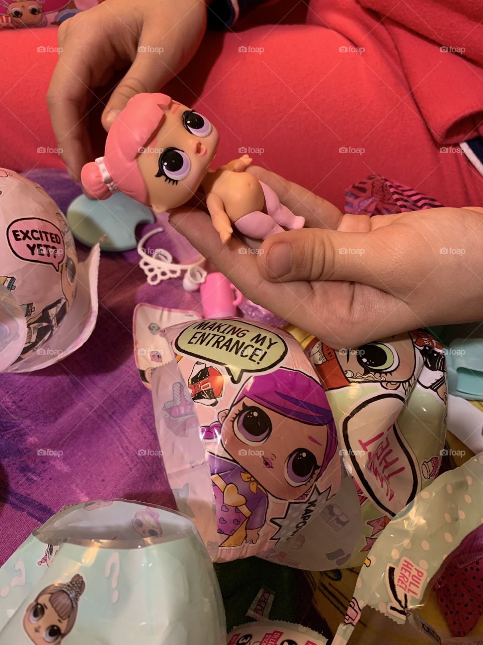 Here is such a baby doll caught my daughter in a ball with a surprise.