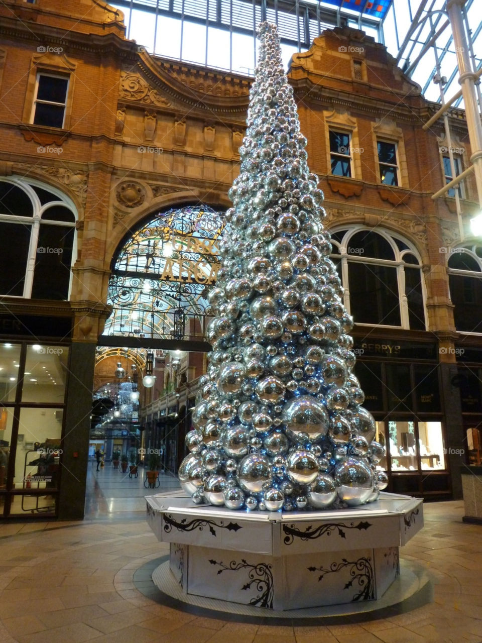 leeds tree christmas silver by Bea