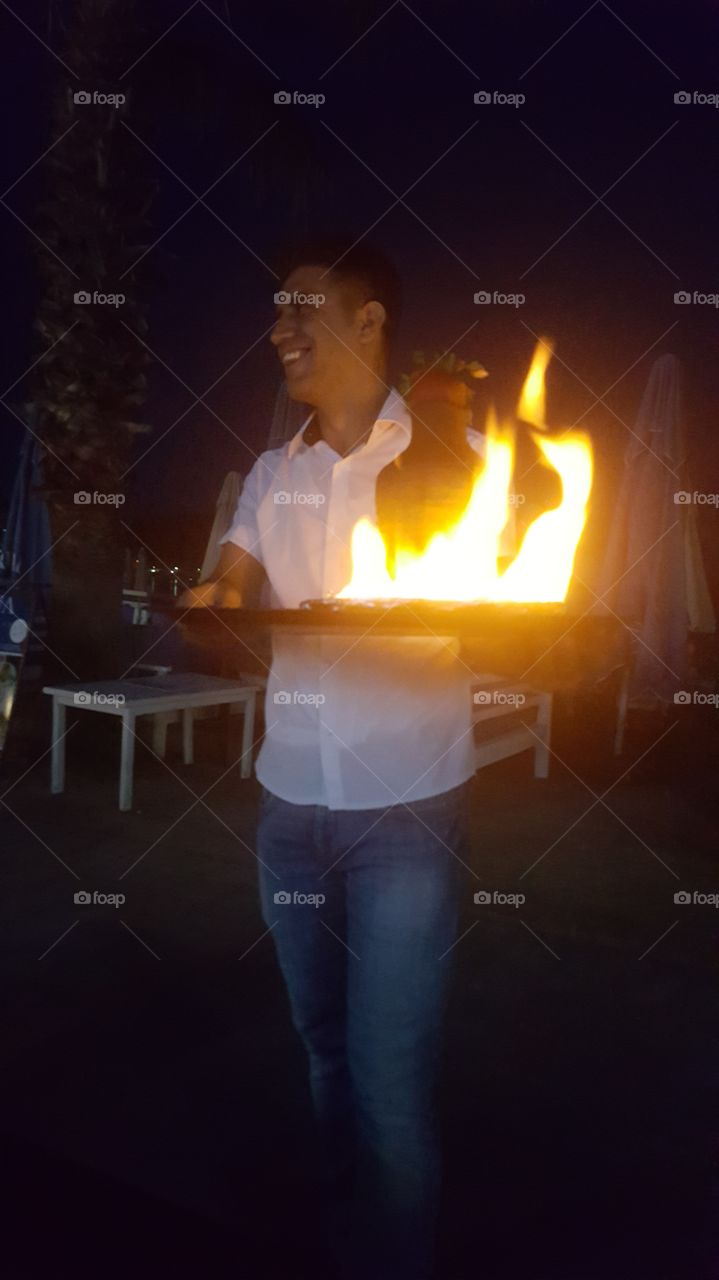 Anfora kebab being served