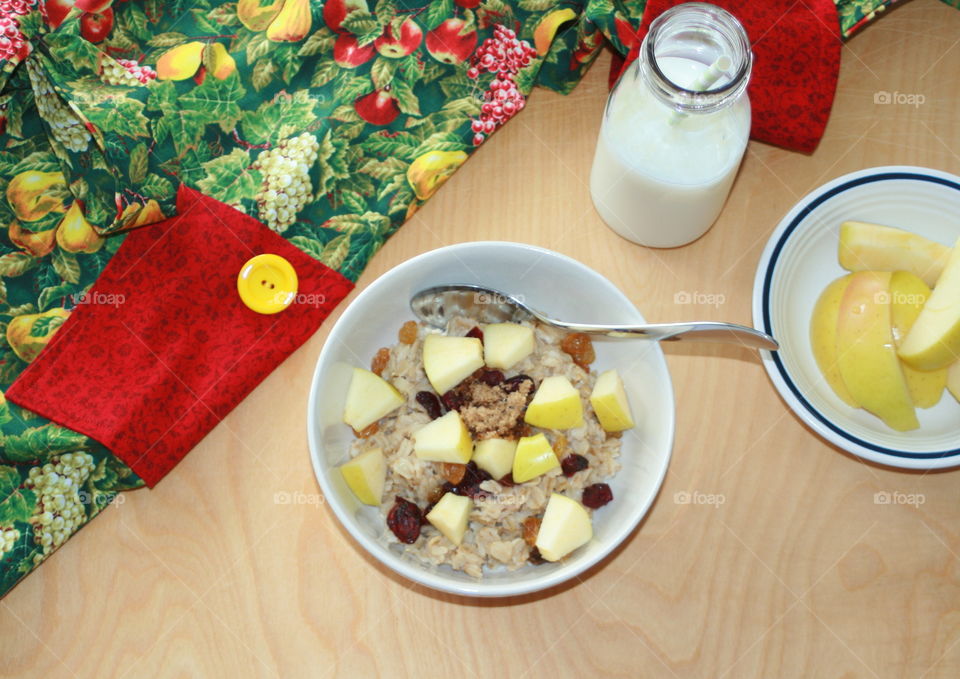 Oatmeal with fruit