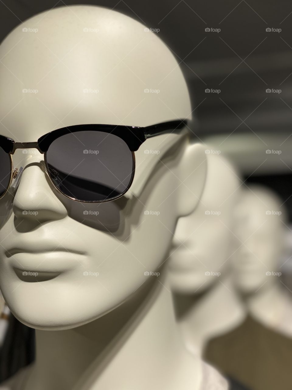 Mannequin with sunglasses 