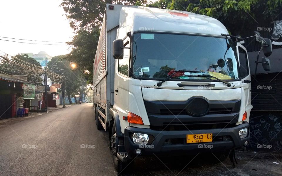 A container truck is a large car, usually for transporting goods or for delivering logistics