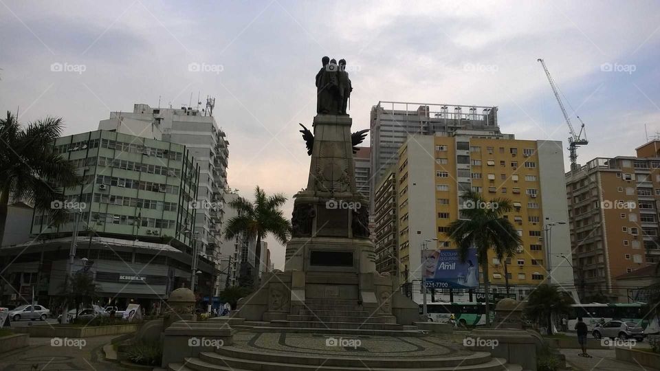 praça no Gonzaga em Santos