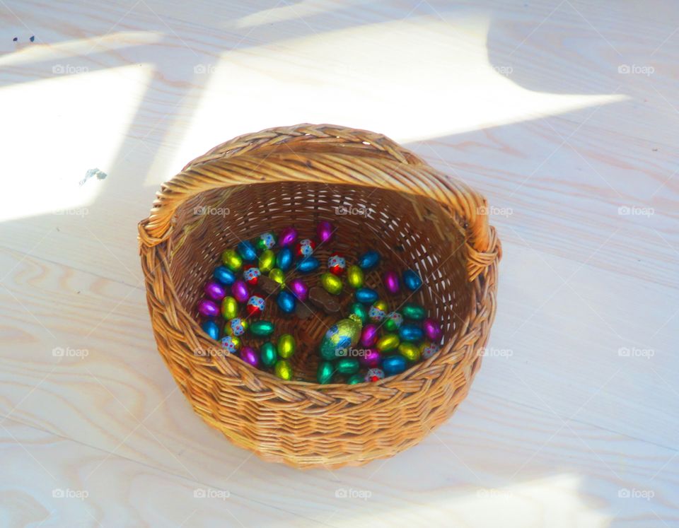Basquet with eastereggs