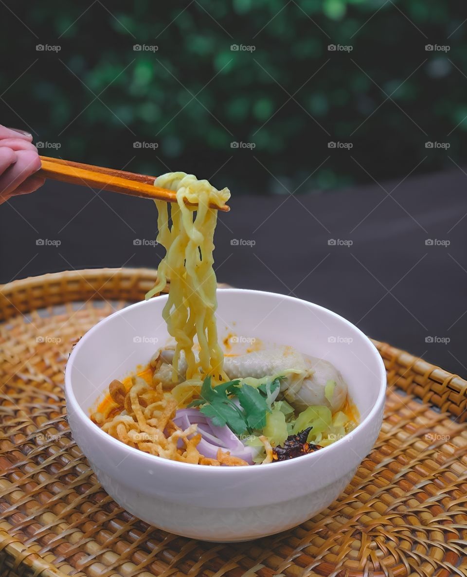 thai curry noodle call "kaw soi"