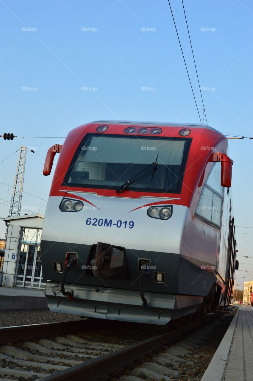 train from pavement level