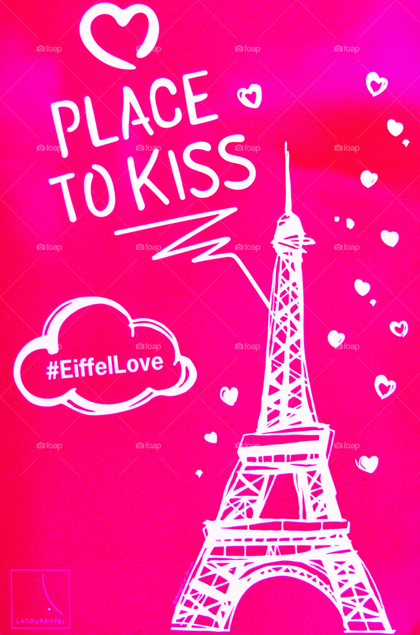 Kiss Area Eiffel Tower