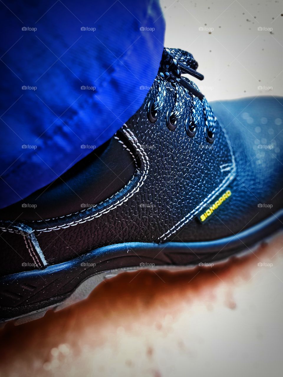Safety shoes.