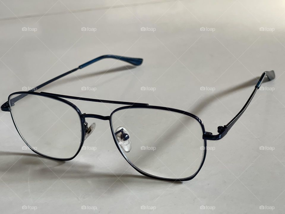 Spectacles with zero number 