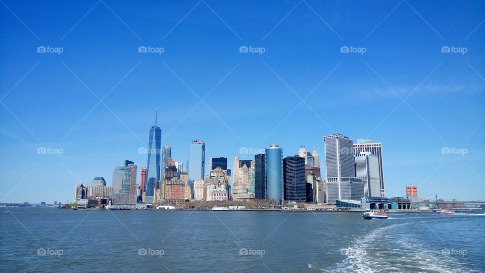 A view of the new York city skyline.