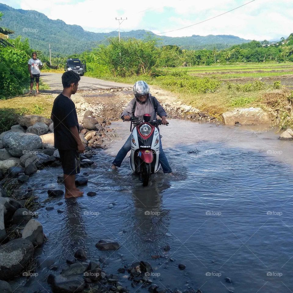 Rock'n'Roll. Flores Island, Indonesia.