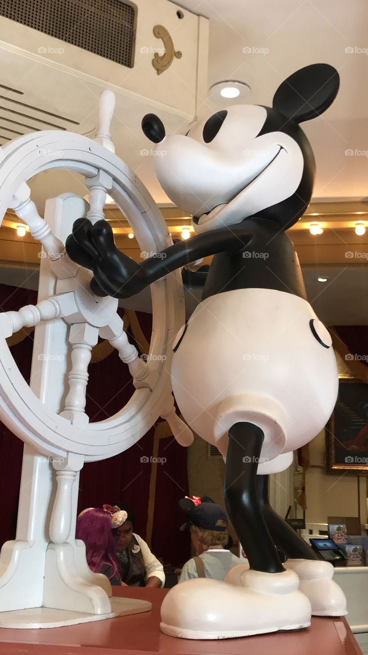 #day72 Everyday Disney World in Orlando Florida. I have been lost on Disney Properties consecutively since 4/3/19! You can find it on https://www.facebook.com/selsa.susanna or on IG SelsaCamacho YT SelsaSusanna • Disney’s Epcot 6/13/19 Thursday