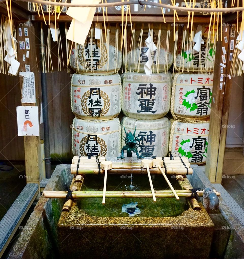 Drinking fountain and Saki kegs