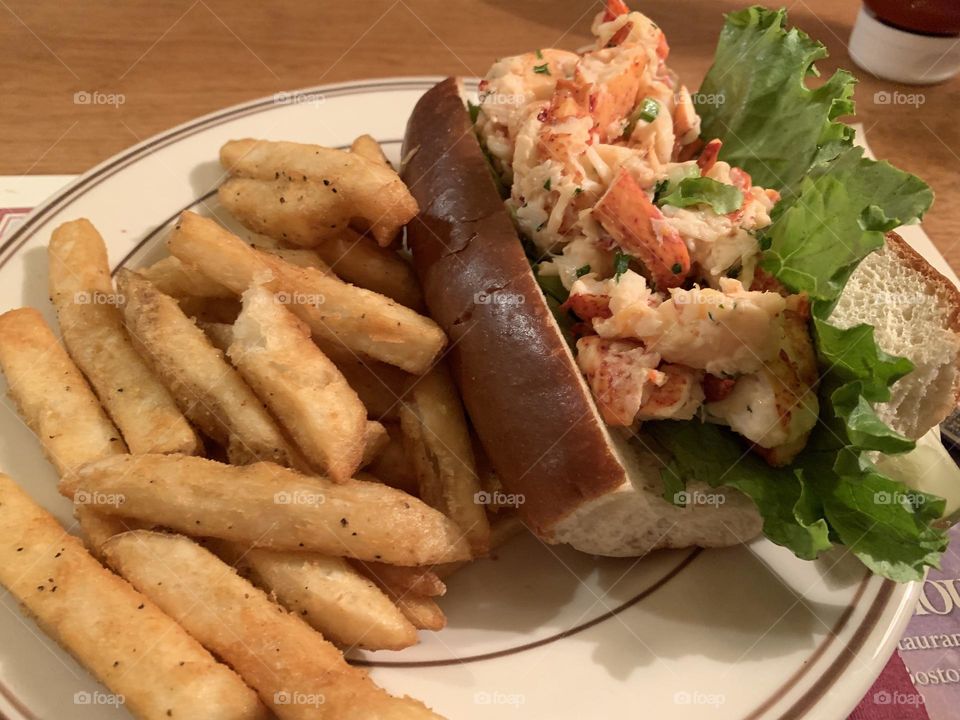 Lobster roll 