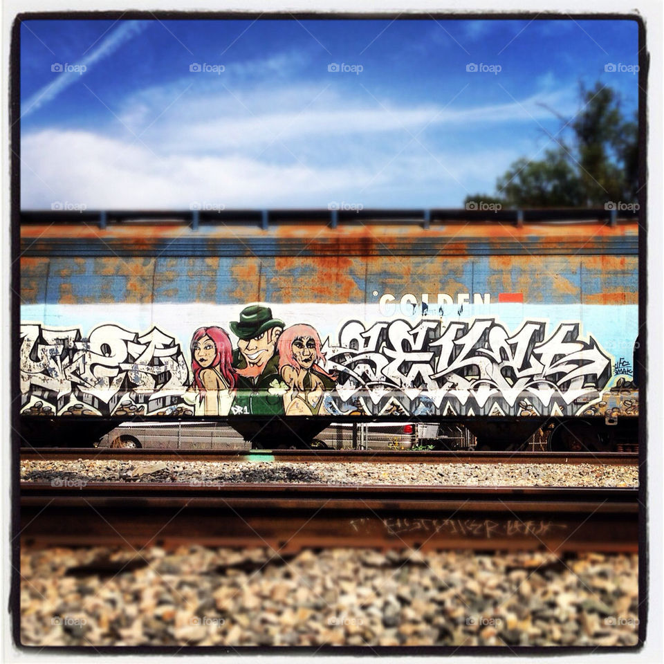 green women sky graffiti by bdesign