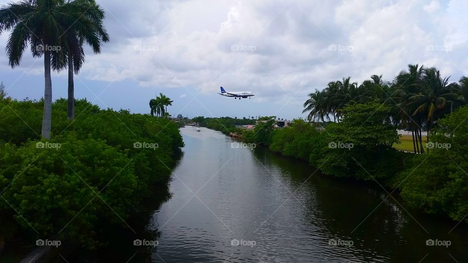 Big 'Ol Jet Air Liner. biking by the fort lauderdale airport