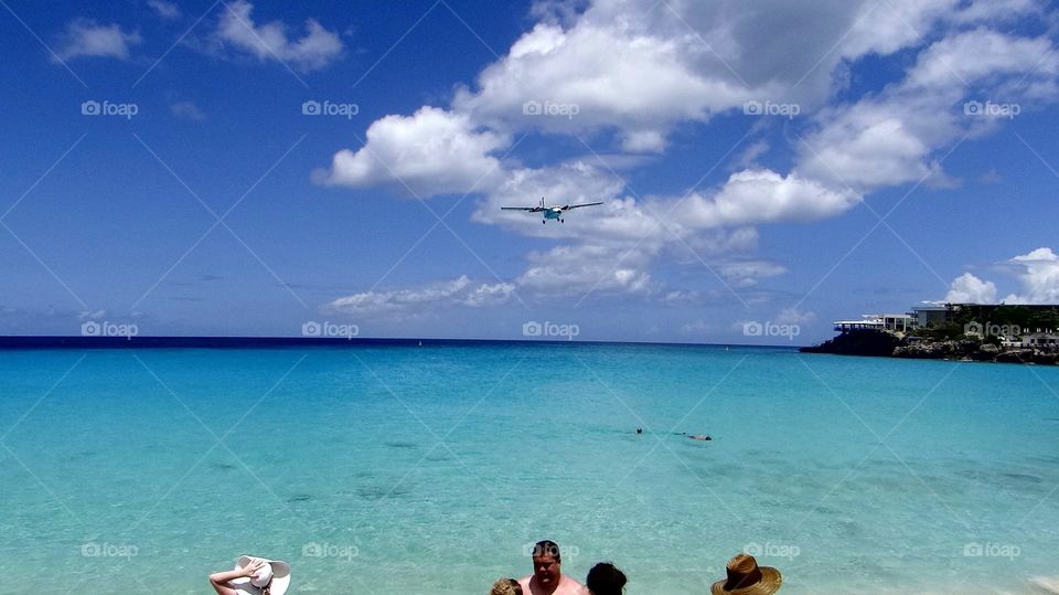 airplane landing Saint Martin Dutch Caraïben