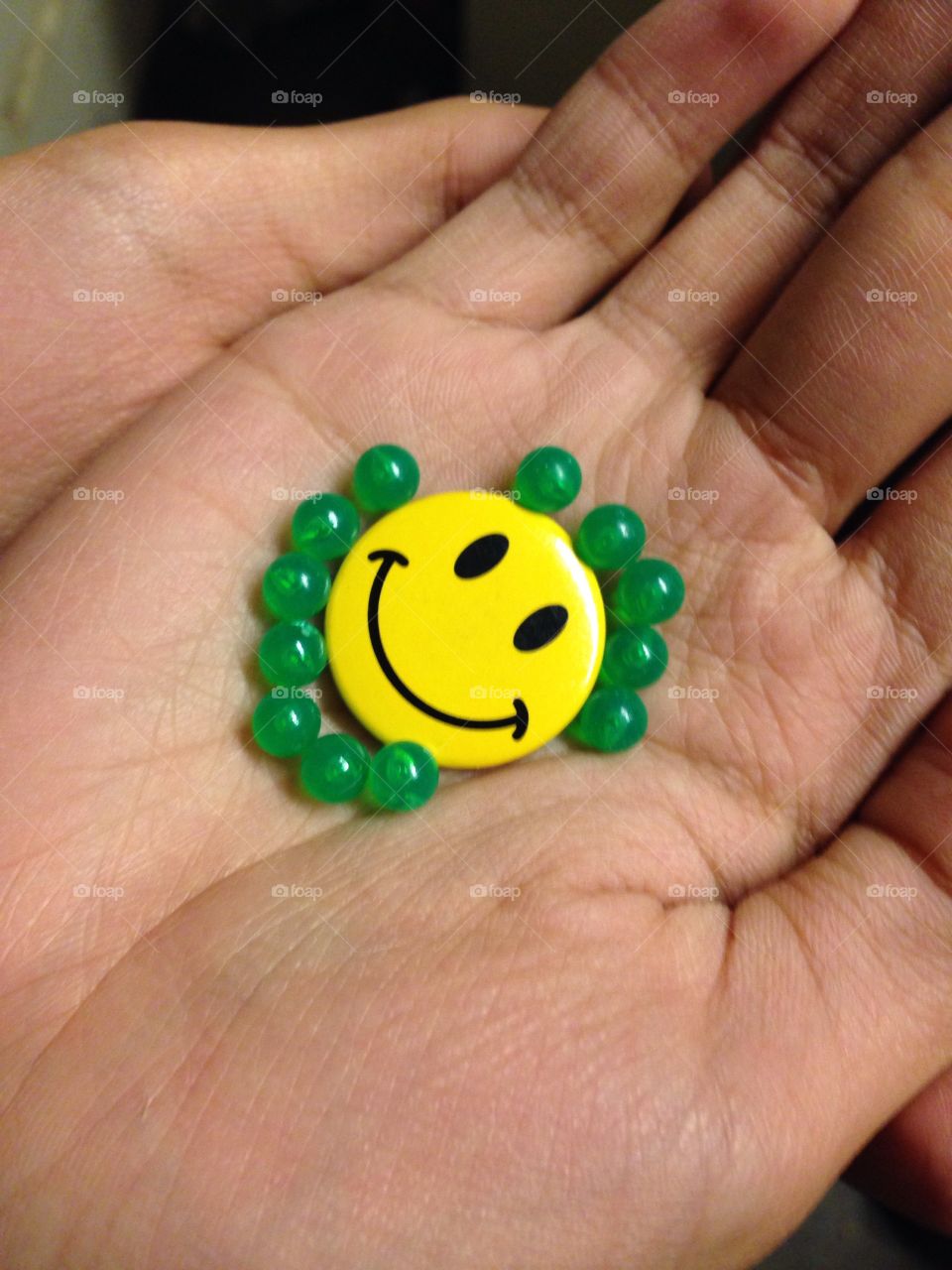 Pacman says, "Smile and be happy"

Published by:
HappyBrownMonkey 



