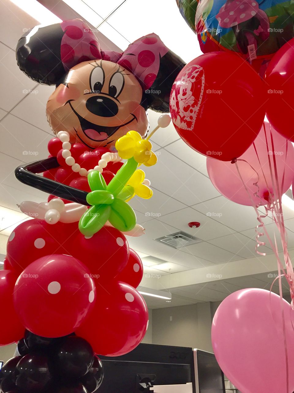 Minnie and balloons 