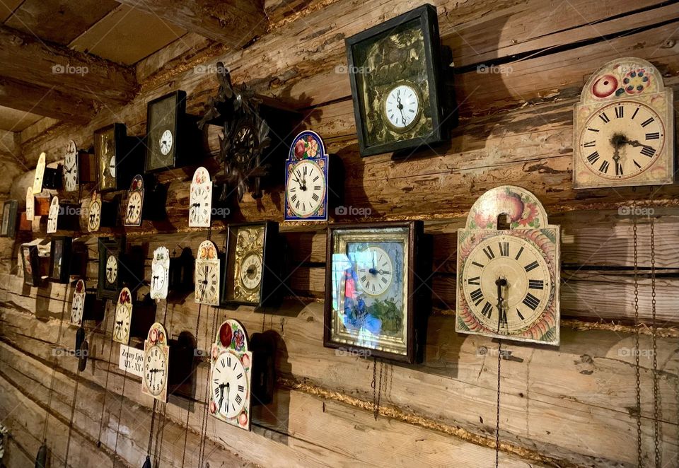 Happy people don’t count time