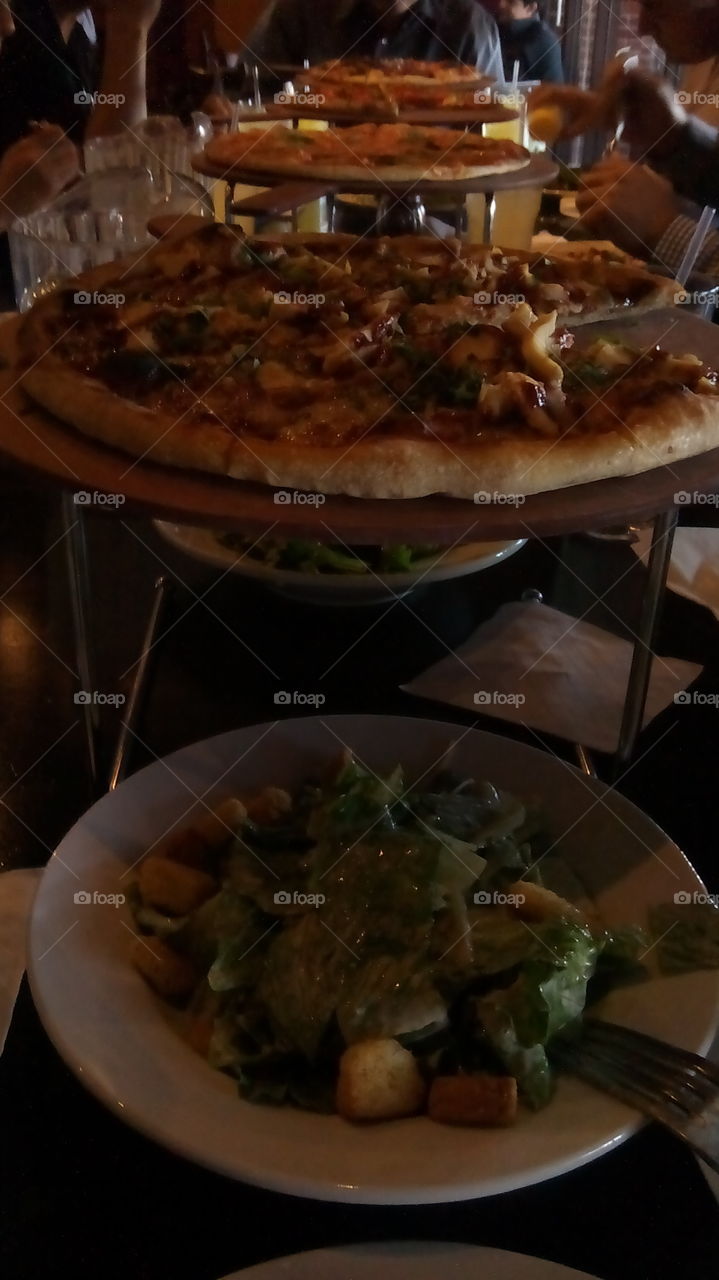Salad and 4 pizzas.
Happy Birthday to me!!!