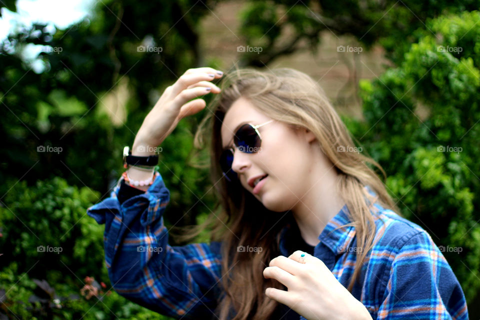 Close-up of a beautiful woman in sunglasses