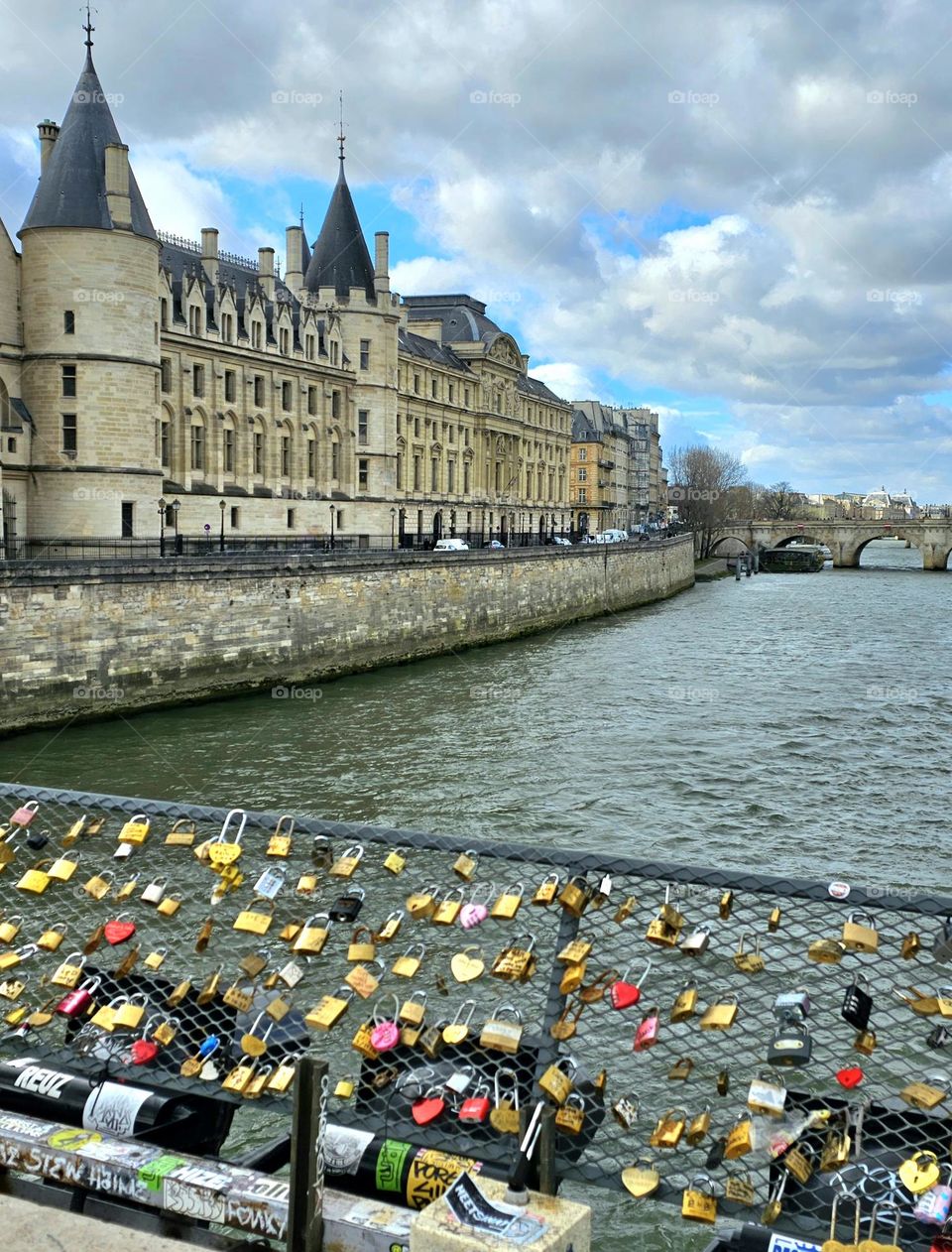 cadenas sur la seine