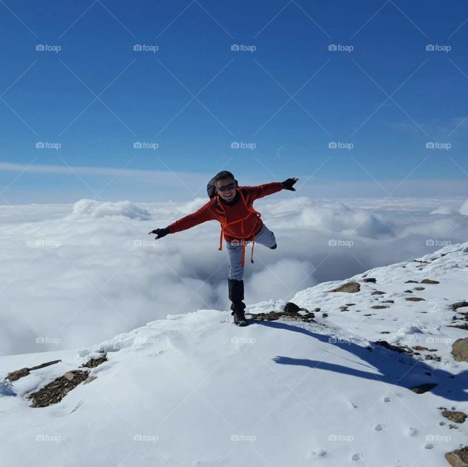 Bulutların üzerinde