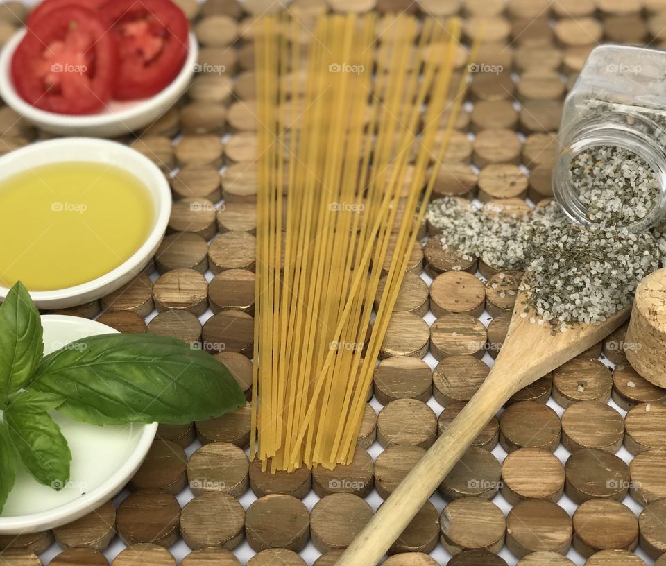 Pasta With Fresh Tomatoes & Basil