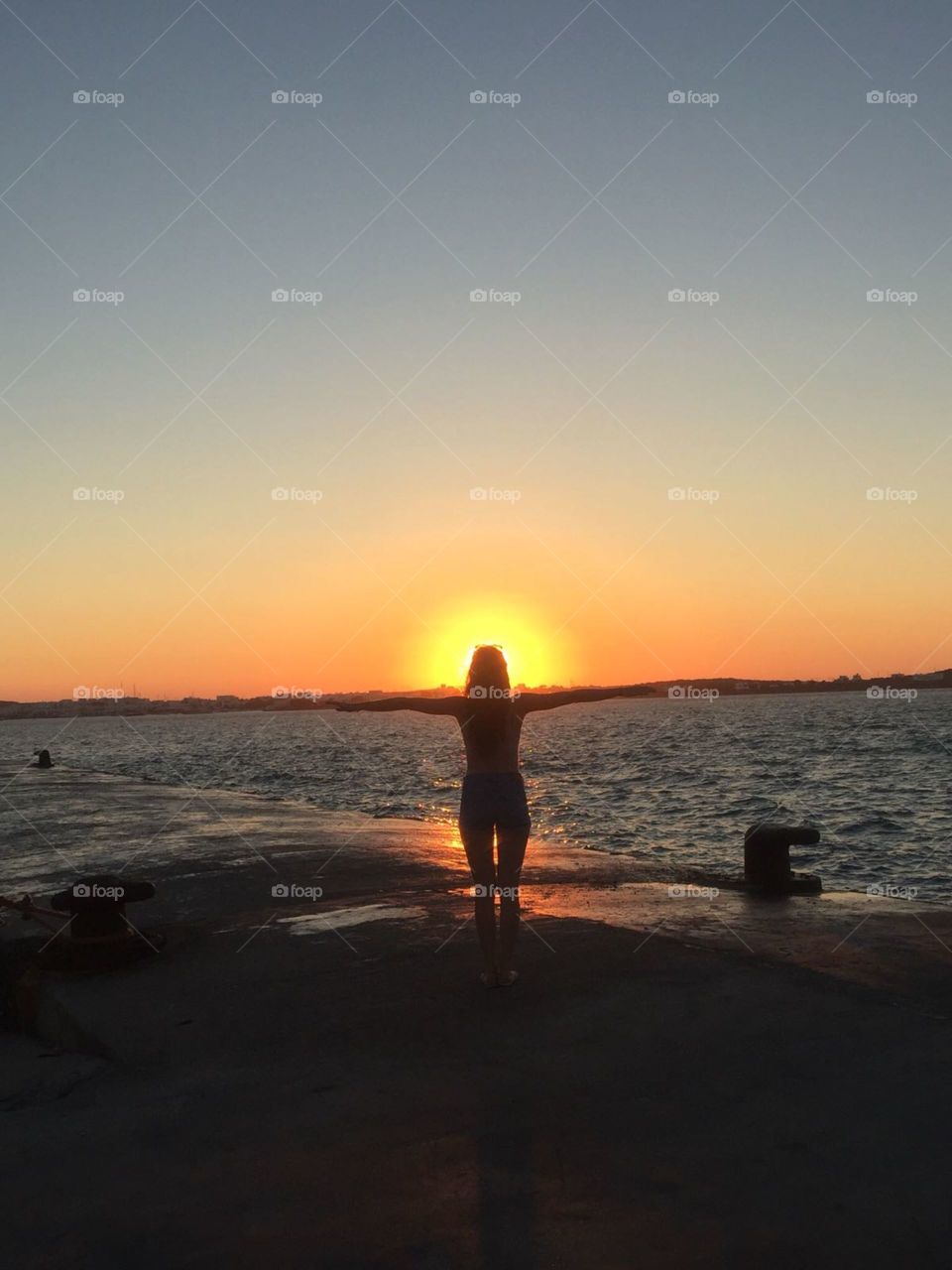 To confuse across a sunset