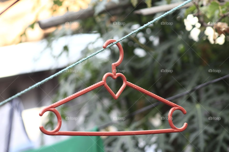 Tool for hanging clothes