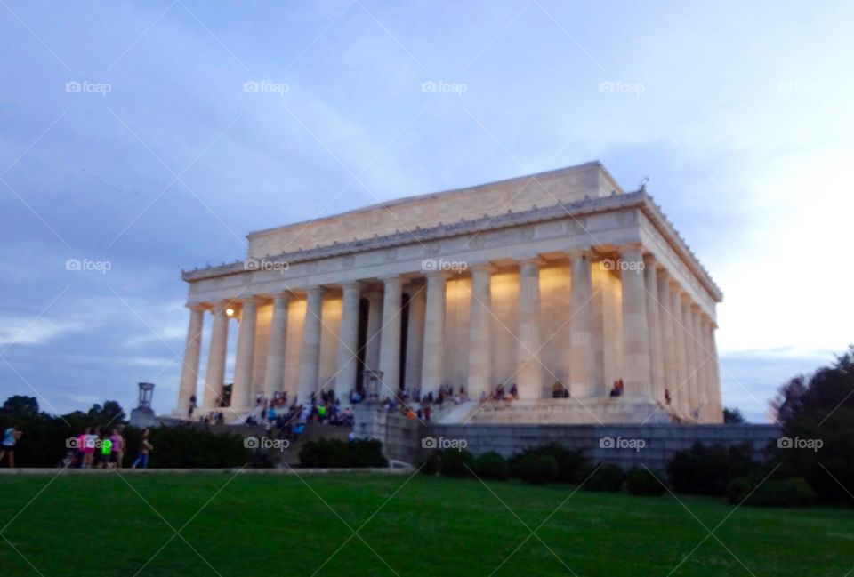 Lincoln Memorial and tourists at dusk