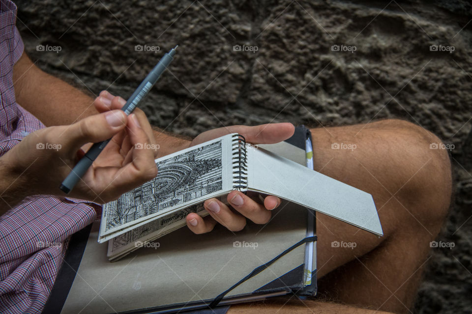 An interesting street artist in the gothic quarter in Barcelona 