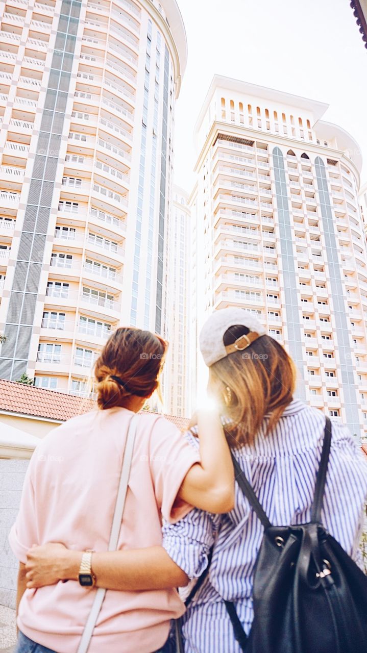 Friends at golden hour ☀️☀️