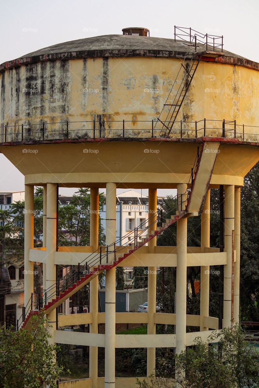 Water supply tank for society