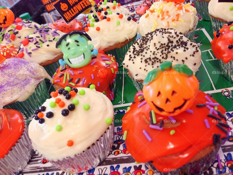 Halloween cupcakes. 