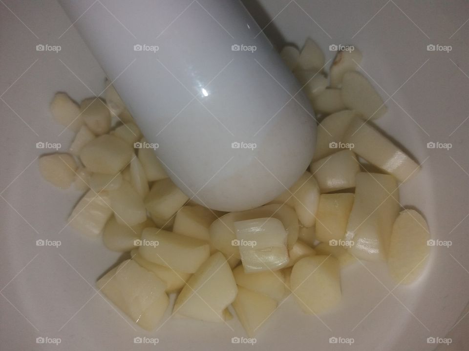 press garlic