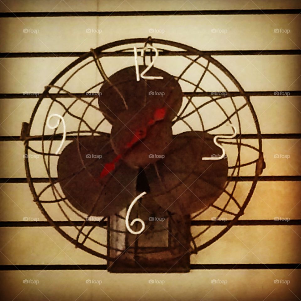 Cool way to tell time. 