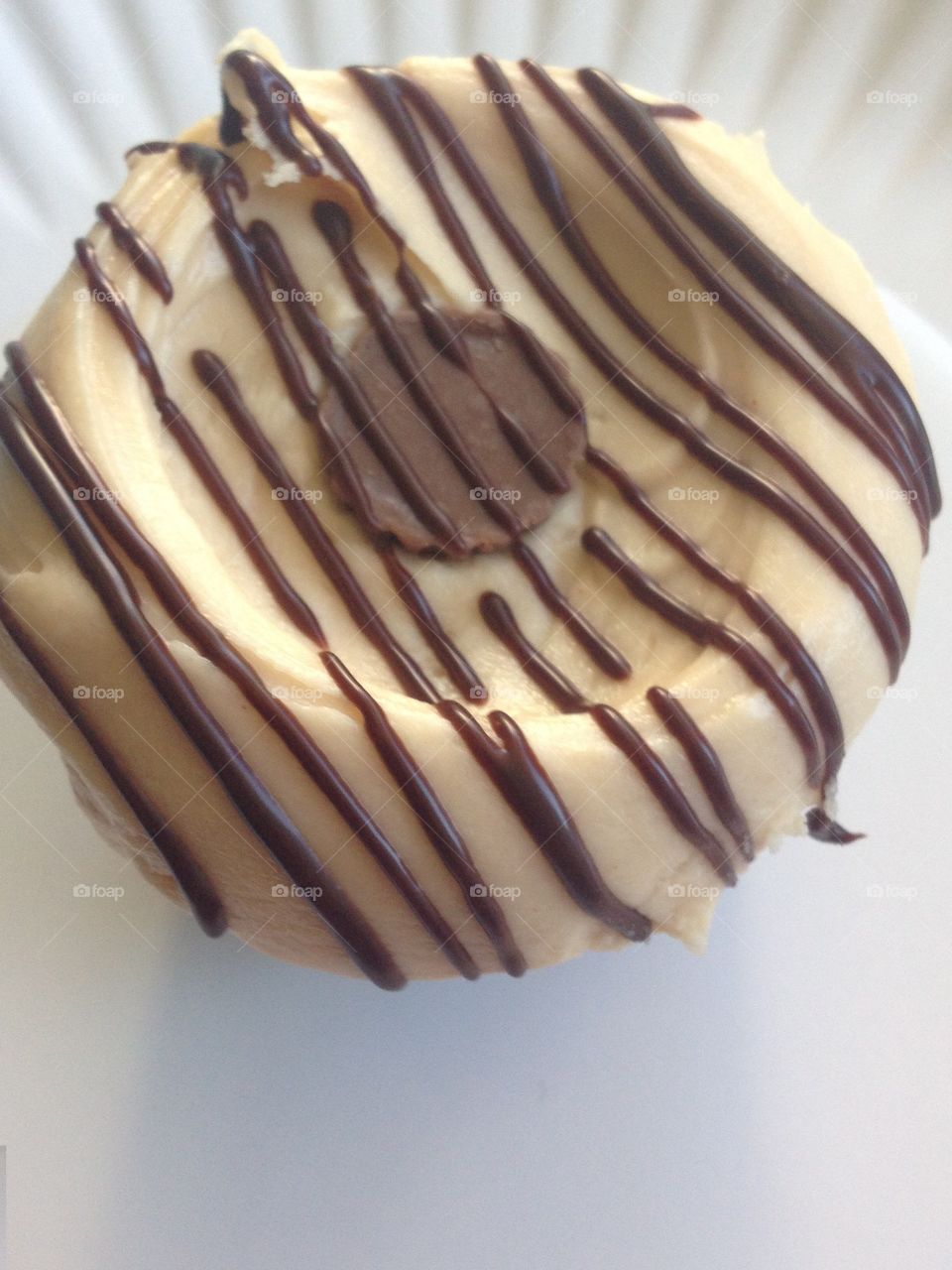 Chocolate peanut butter cupcake 