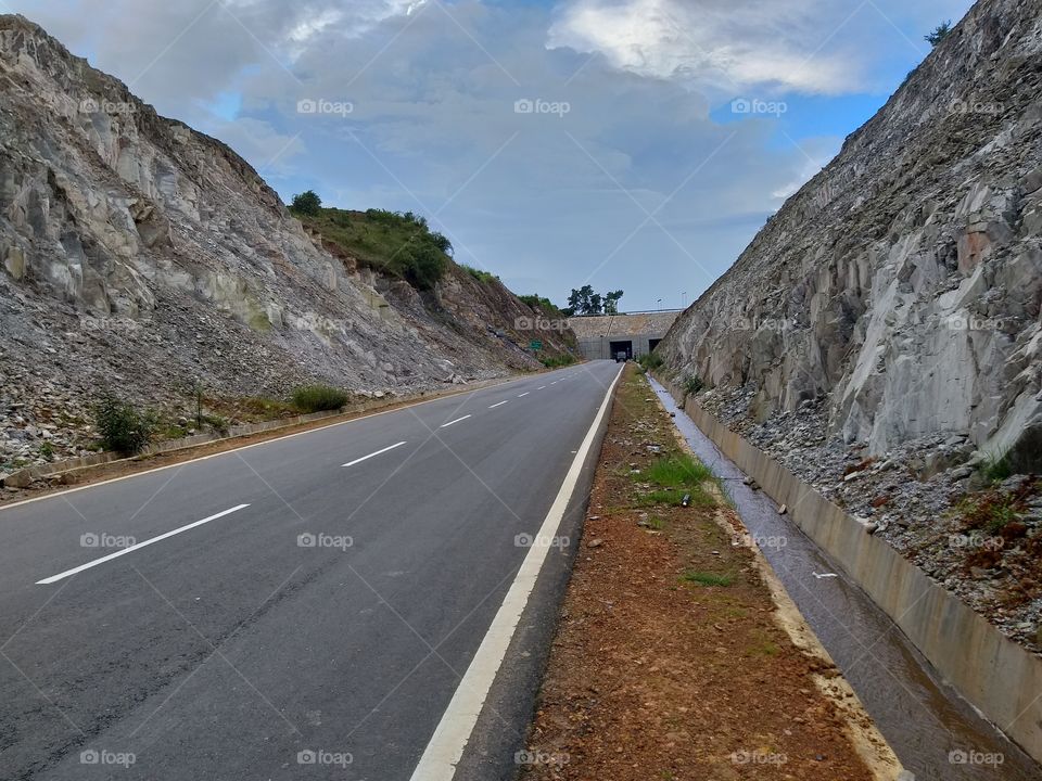 The road between two mountain