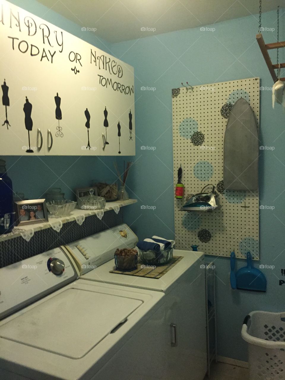Blue laundry room, do it yourself