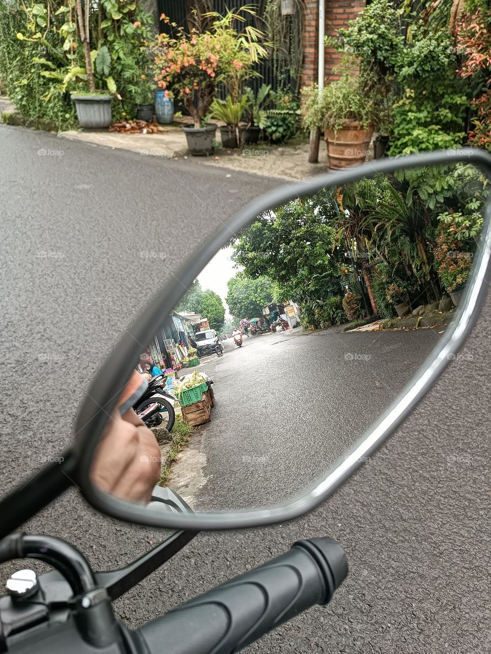 Motorcycle mirrors