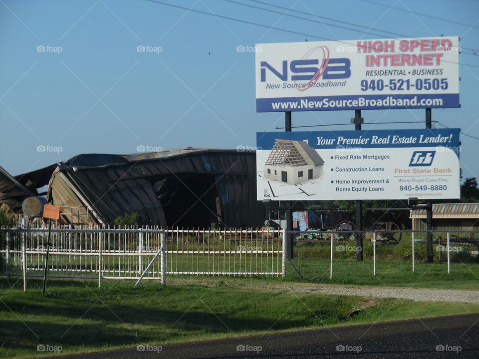 barn destroyed. This is a picture of a barn that the roof caved In. 👣 🚶 🏃 🔥 💨