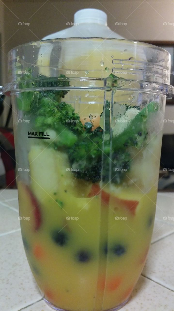 vegetable fruit smoothie