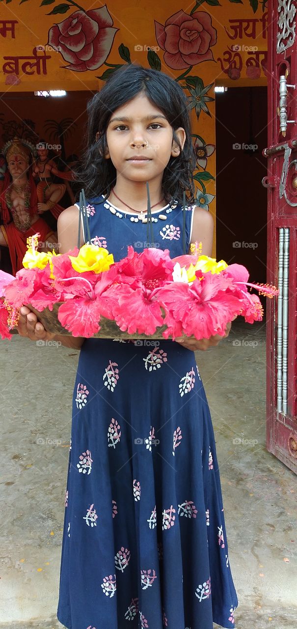 Nainshi Verma 
cemaraman Mukesh kumar
cameraman Mukesh kumar