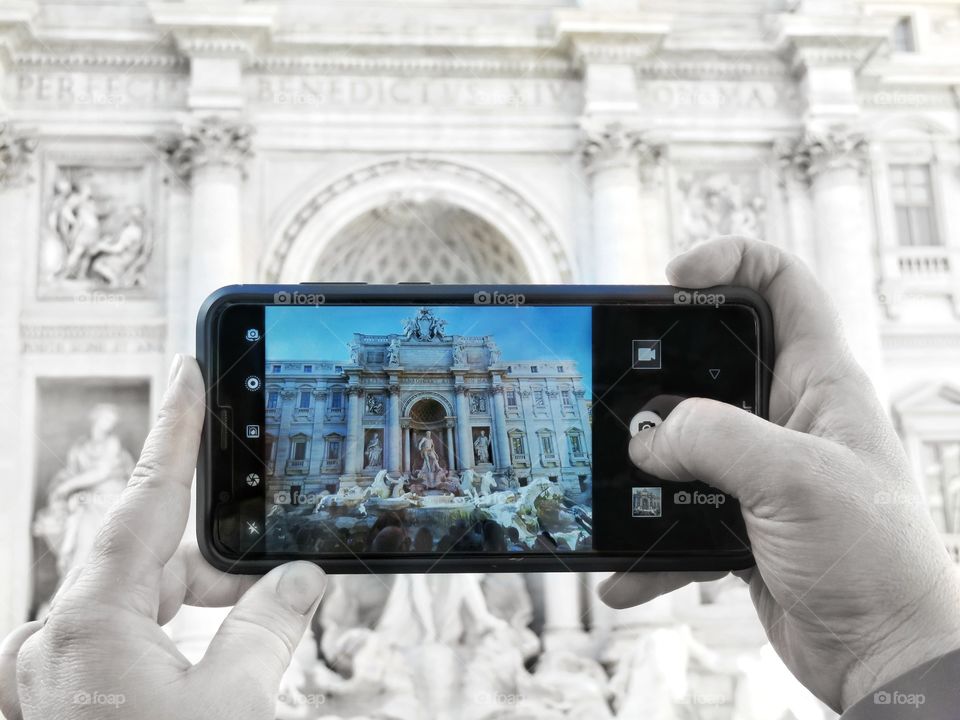 colors vs BW from Fontana di Trevi - Rome