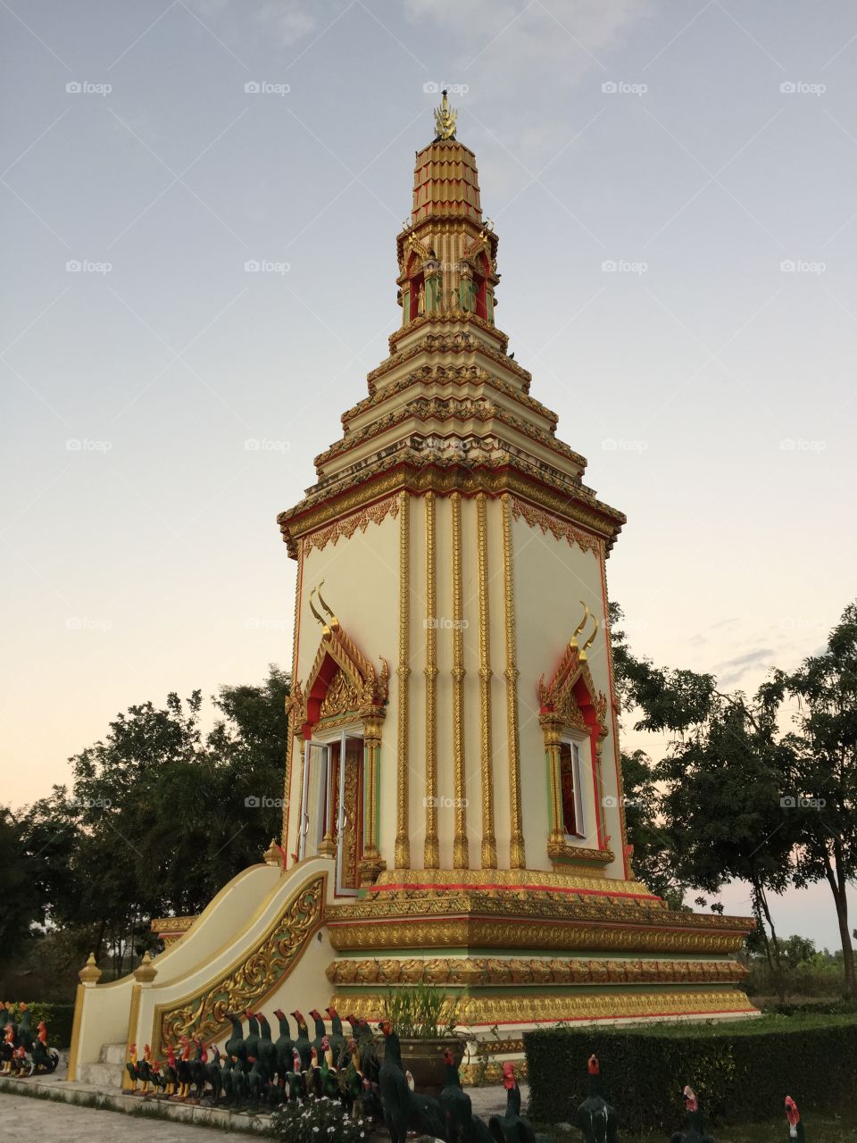 
Prang Phraya Pichai Sword Broken , pagoda
