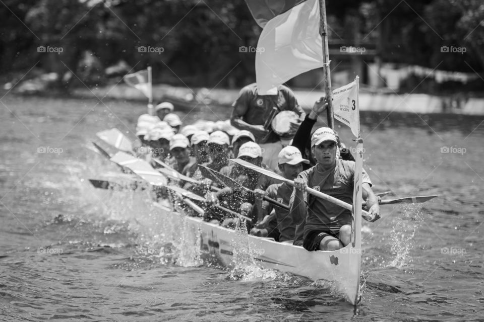 Traditional rowing competition 
